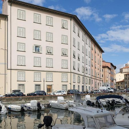 Near The Port-Elegante Appartamento Con Vista Sui Canali Livorno Buitenkant foto